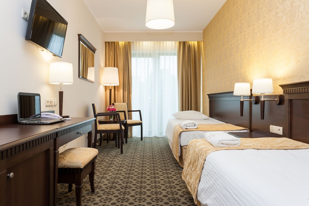 COMFORT, DOUBLE OR TWIN BED