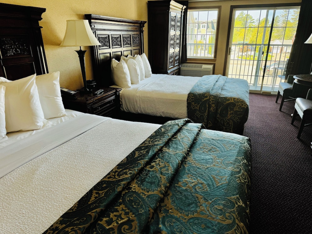 Hamilton Inn Select Beachfront 36/64