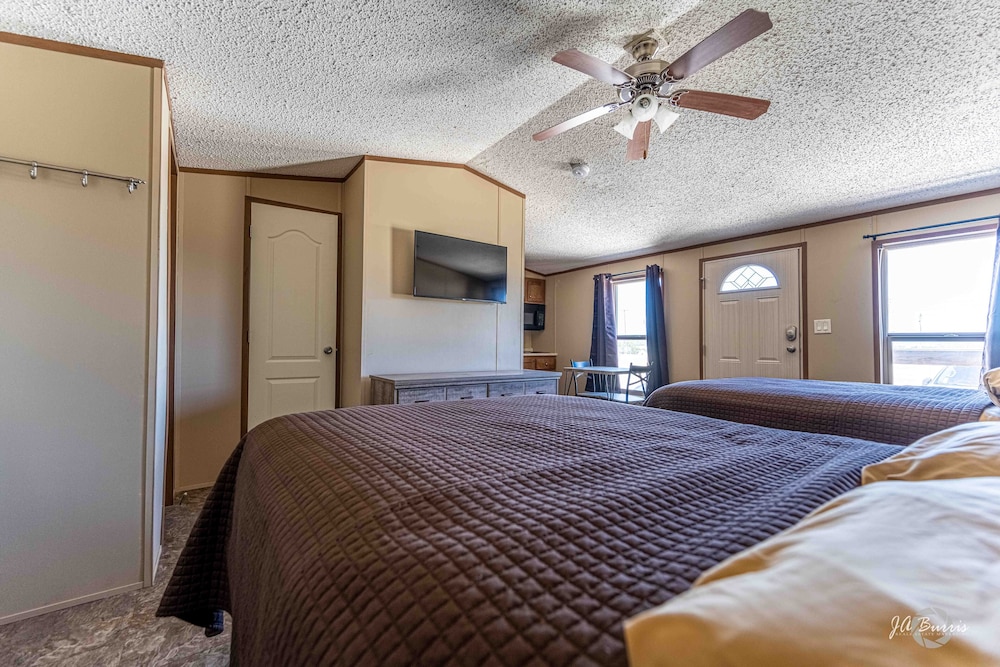 Elite Cabins and RV Park 11/51