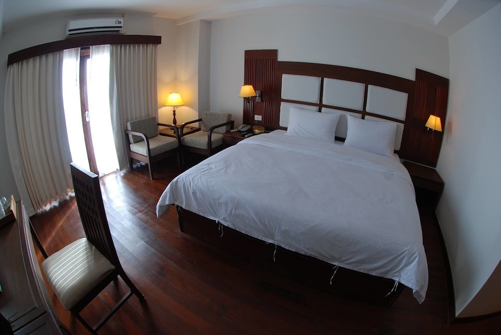 River City Hotel 7/20
