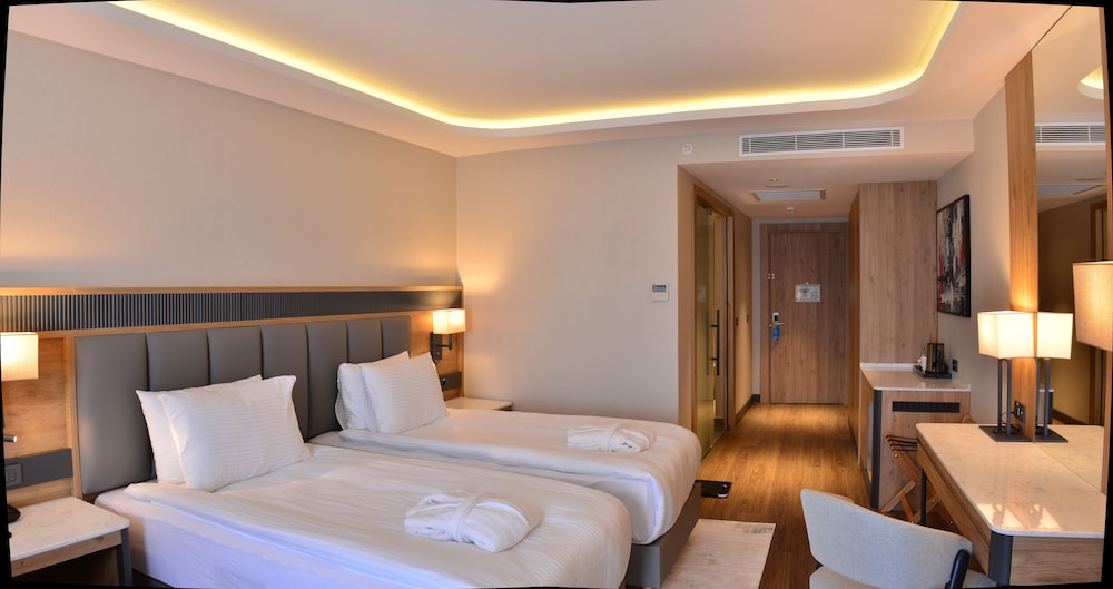 Azura World Hotel 14/46