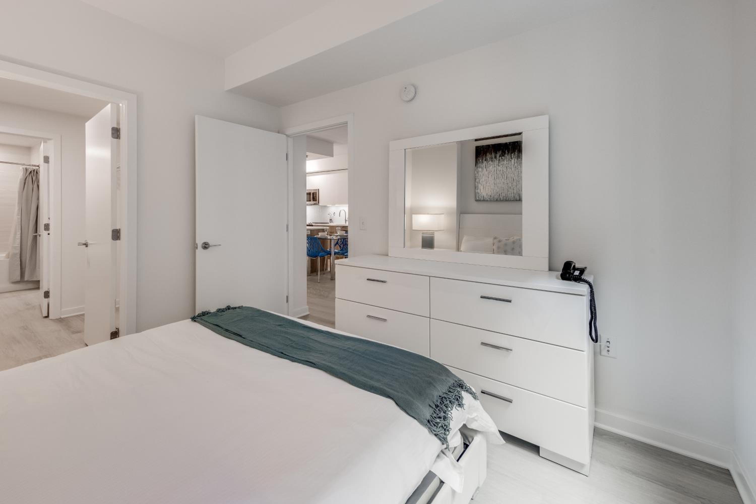 2 Bedrooms, Apartment, Global Luxury Suites at Capitol Hill 6/10