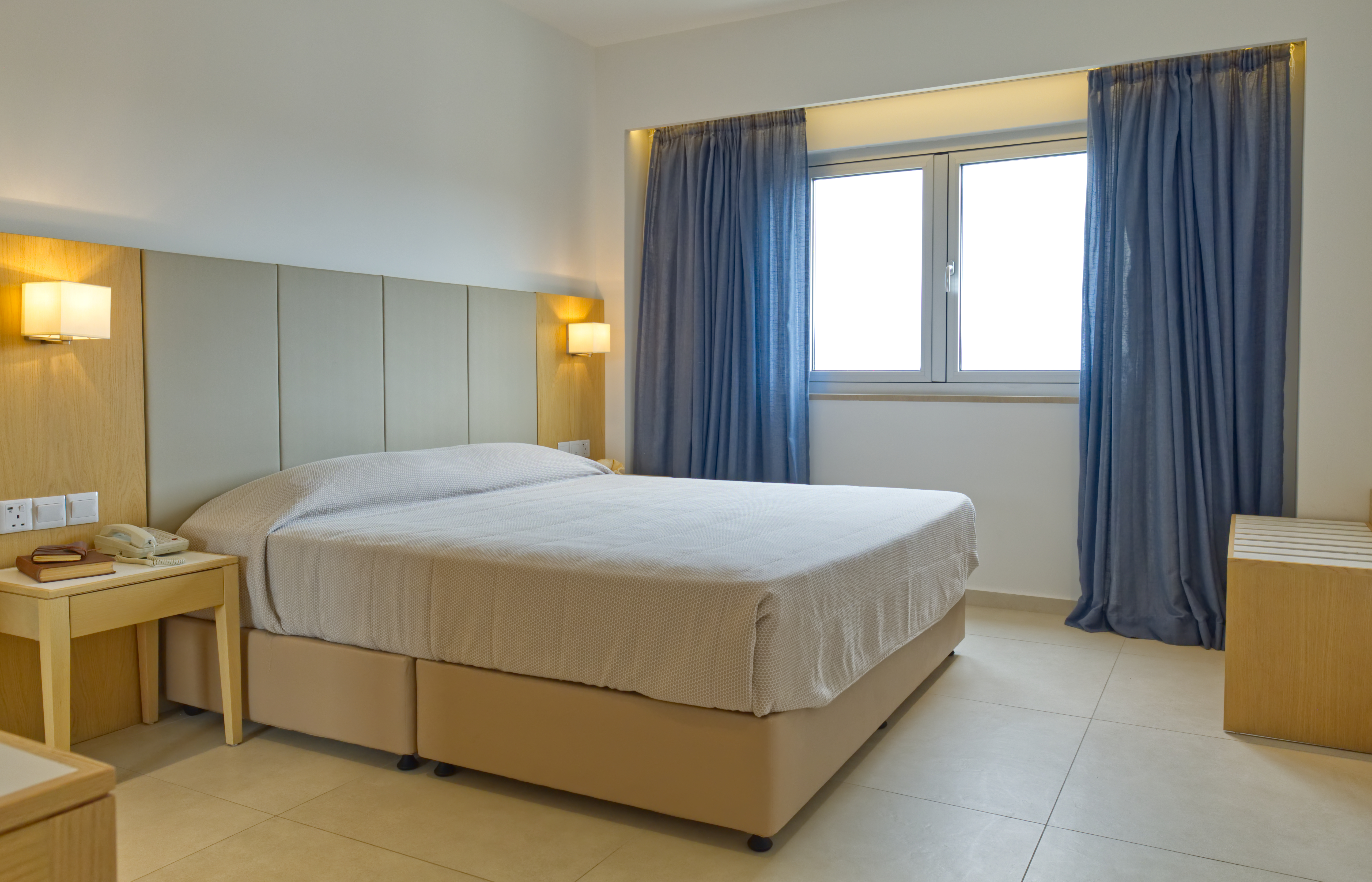 1 BEDROOM, SUITE, SIDE SEA VIEW