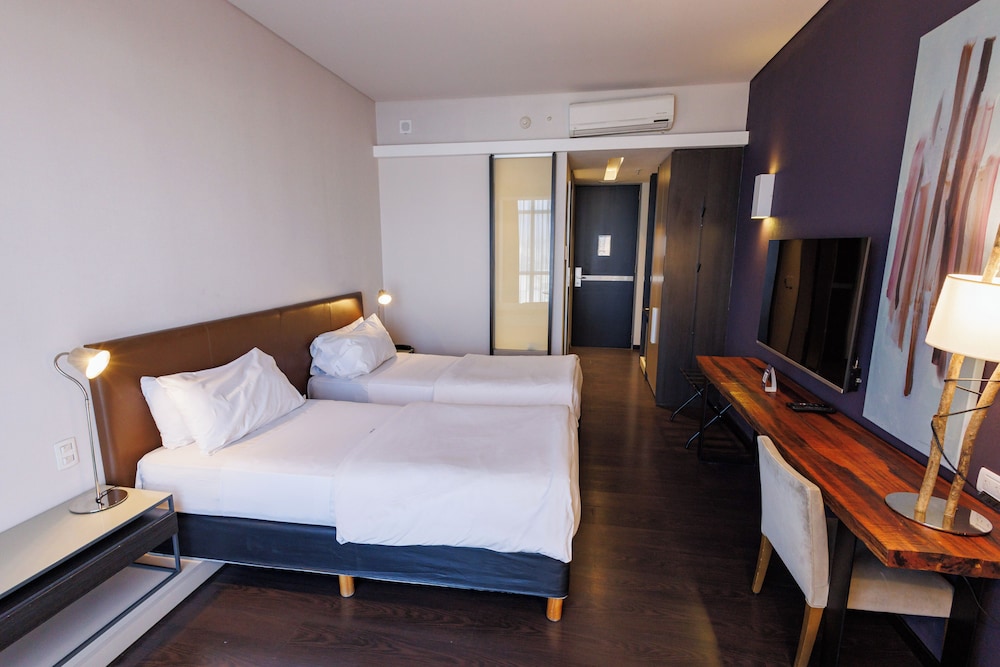 Concept, Twin Beds