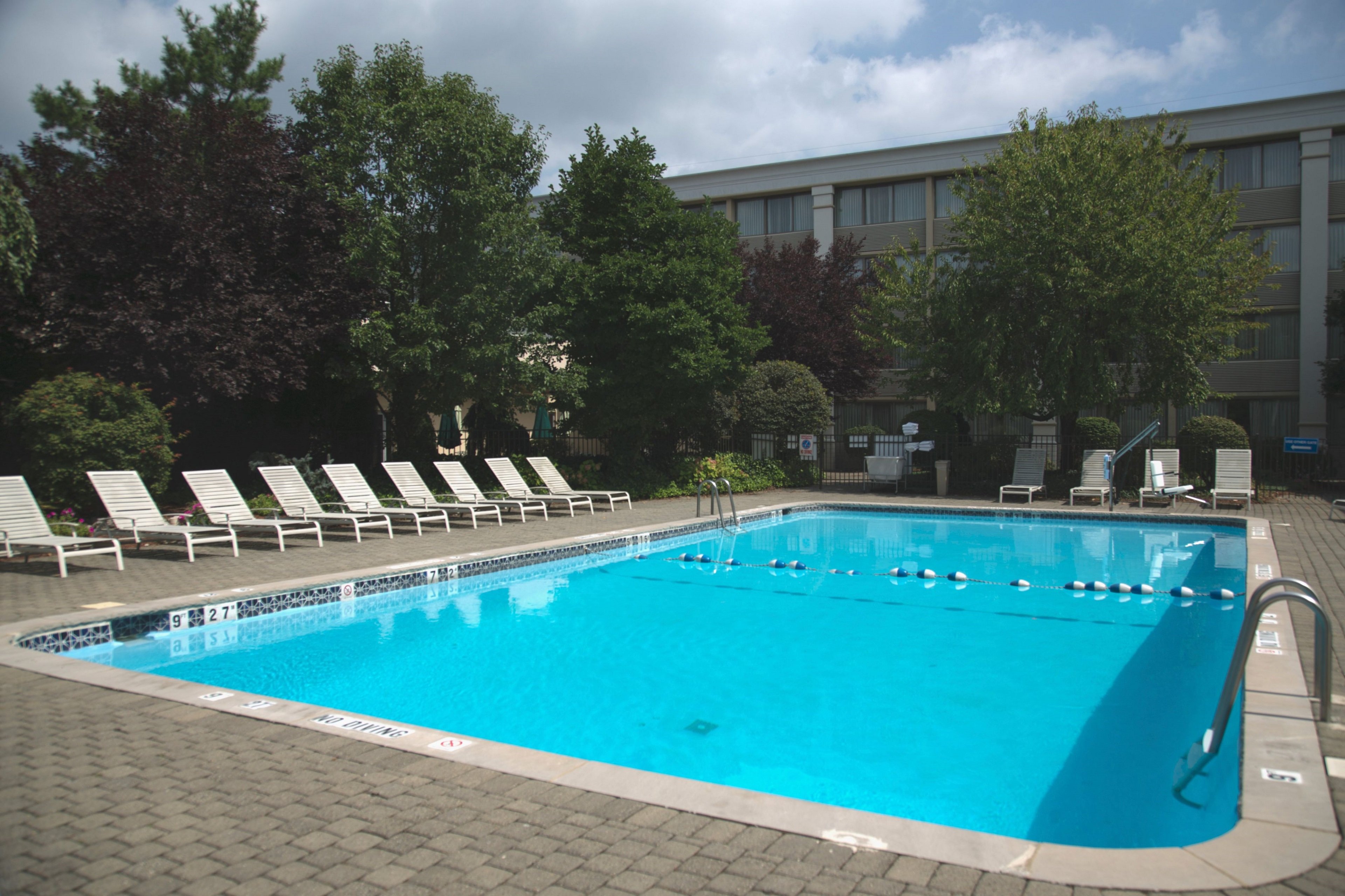 Holiday Inn Hotel And Suites Parsippany Fairfield 32/58