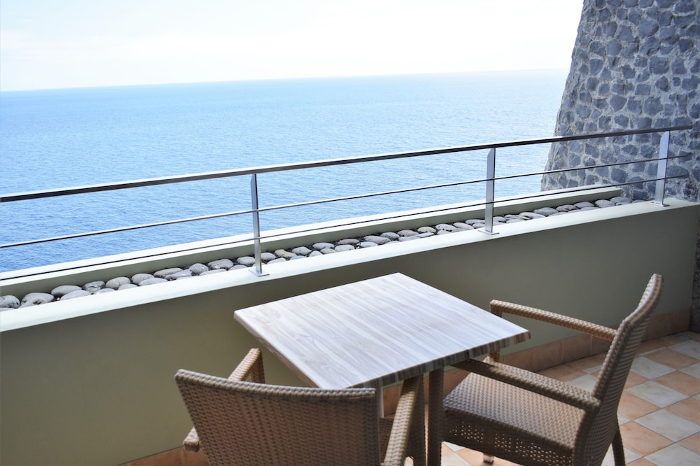Madeira Regency Cliff - Adults Only 36/50