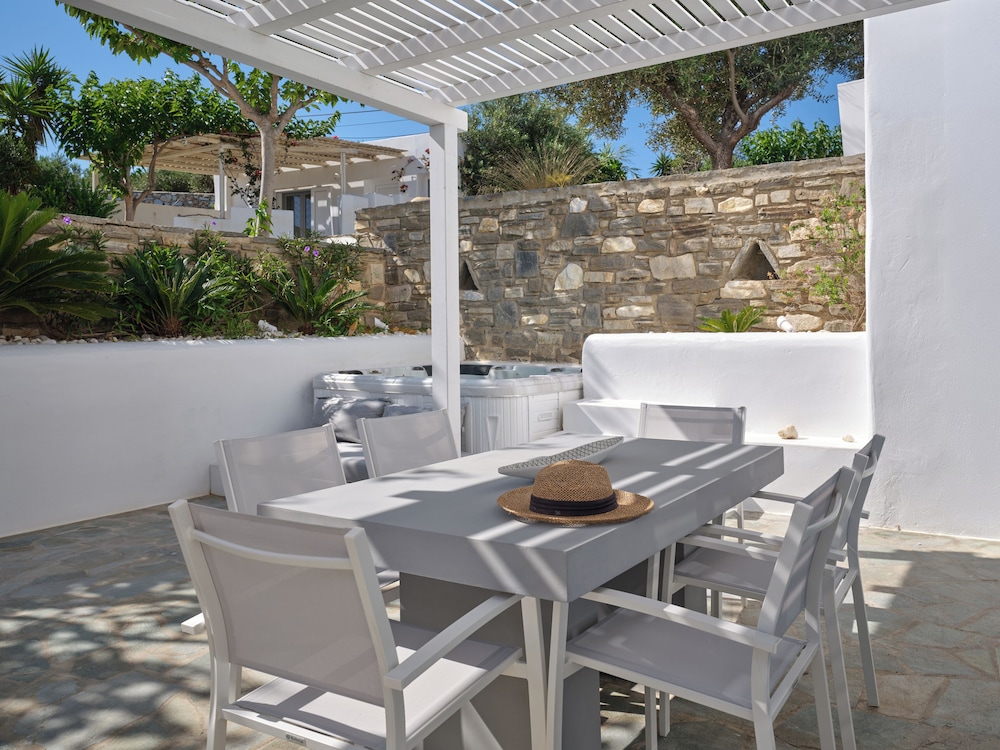 BLUE MARE VILLAS 33/48