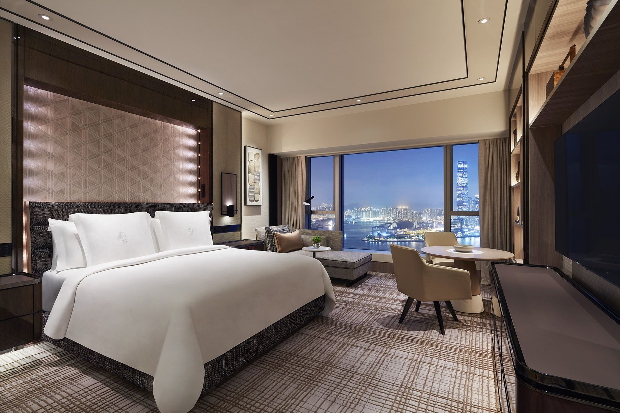 Four Seasons Hotel Hong Kong 20/76