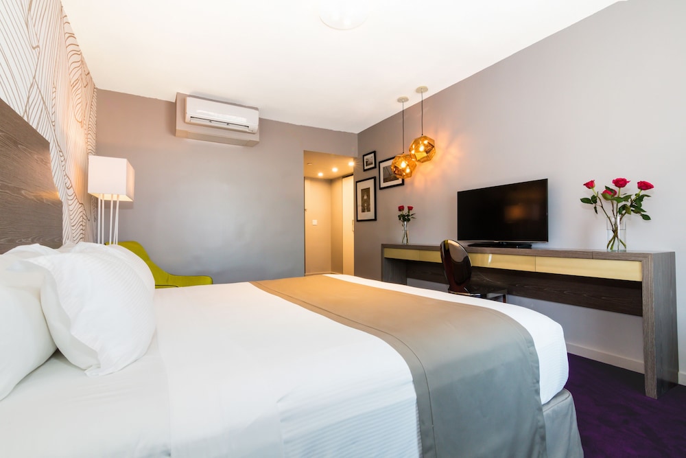 The L Hotel 15/50