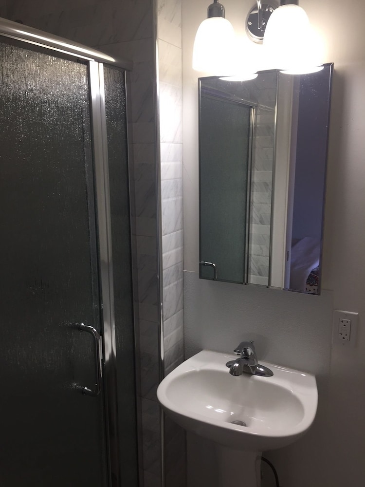 Berkeley Inn 25/50