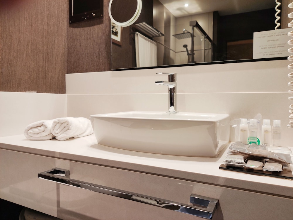 Costa Esmeralda Suites 48/50