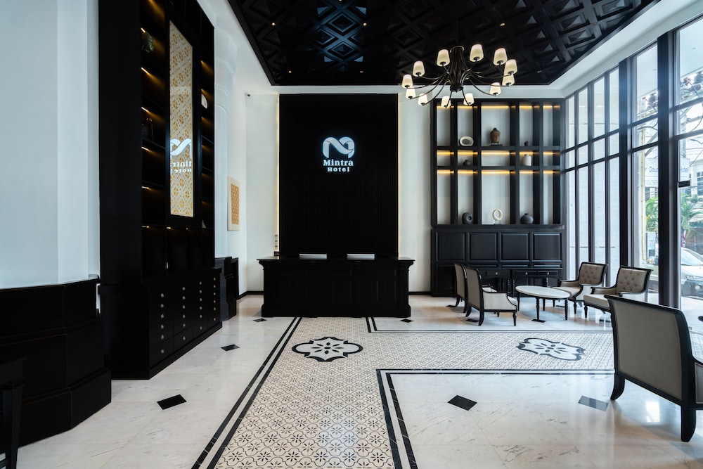 Mintra Hotel 42/48