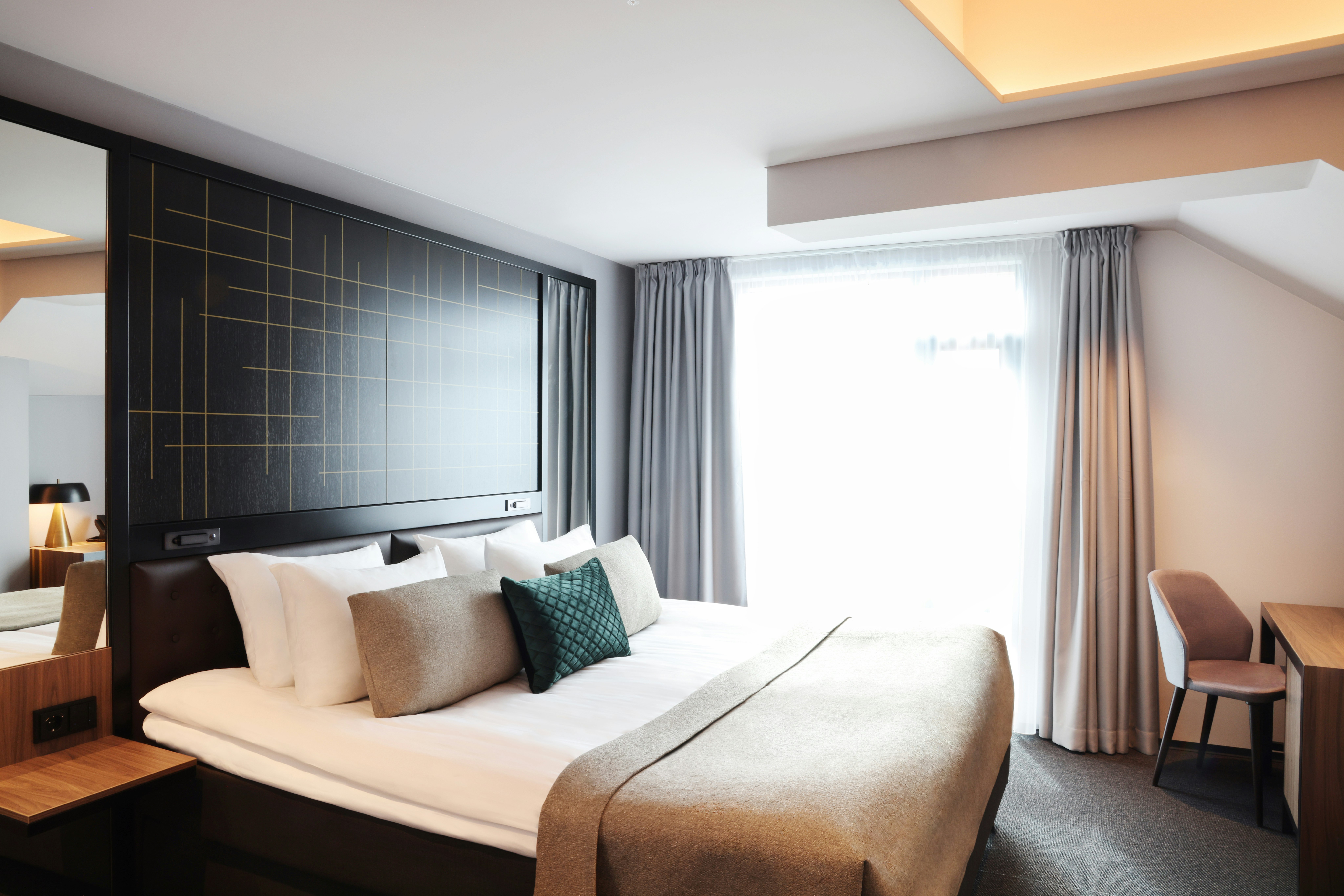 SUPERIOR, DOUBLE BED