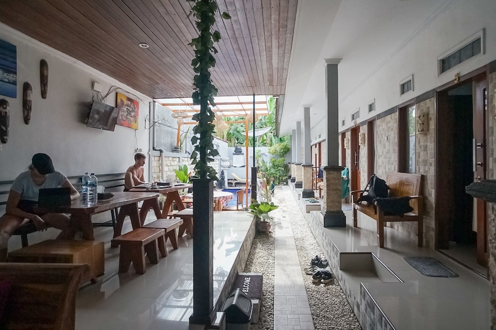 Gedhong Hostel 30/40