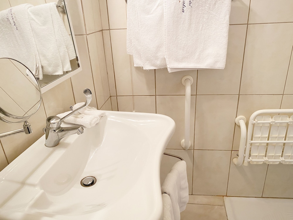 Glarentza Hotel 22/25