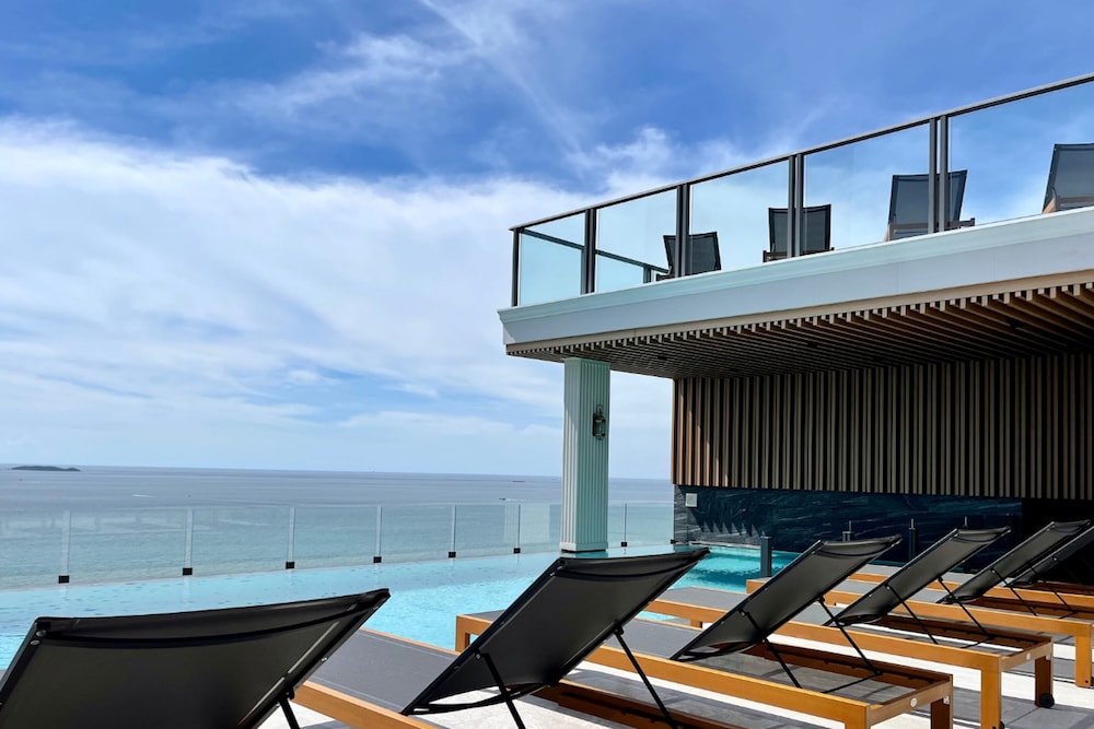 The Elysium Pratumnak Pattaya - By SHG 45/50