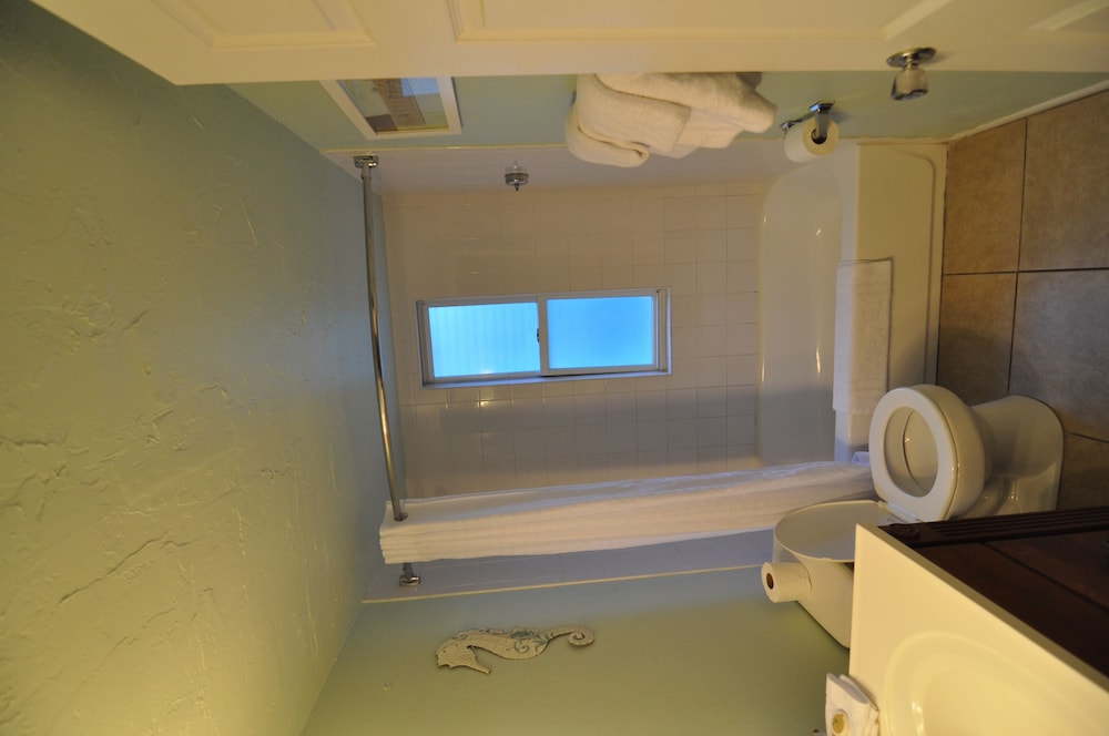 Lido Islander Inn And Suites 45/56