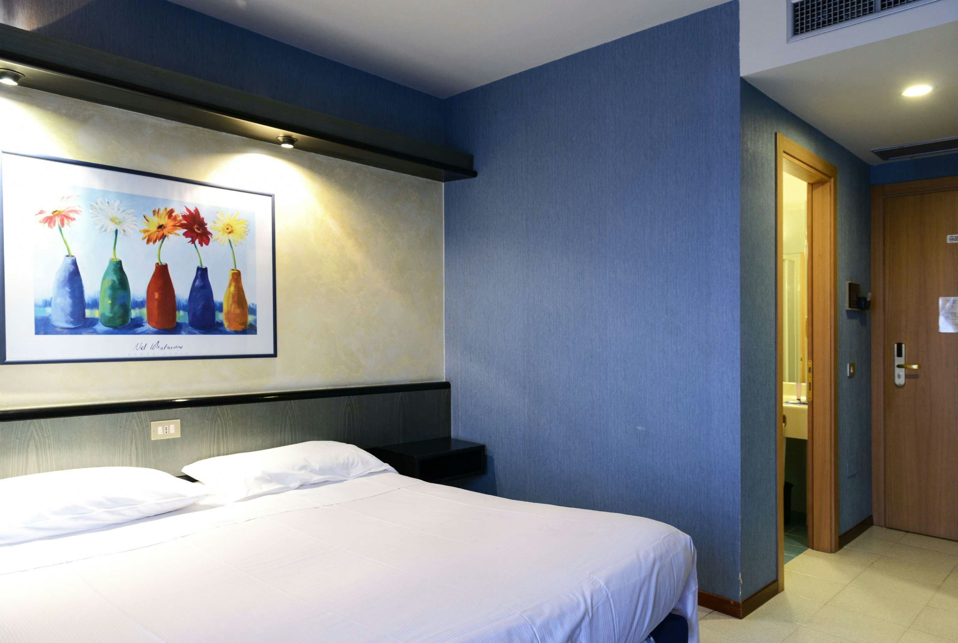 HOTEL PARIGI 2 11/48
