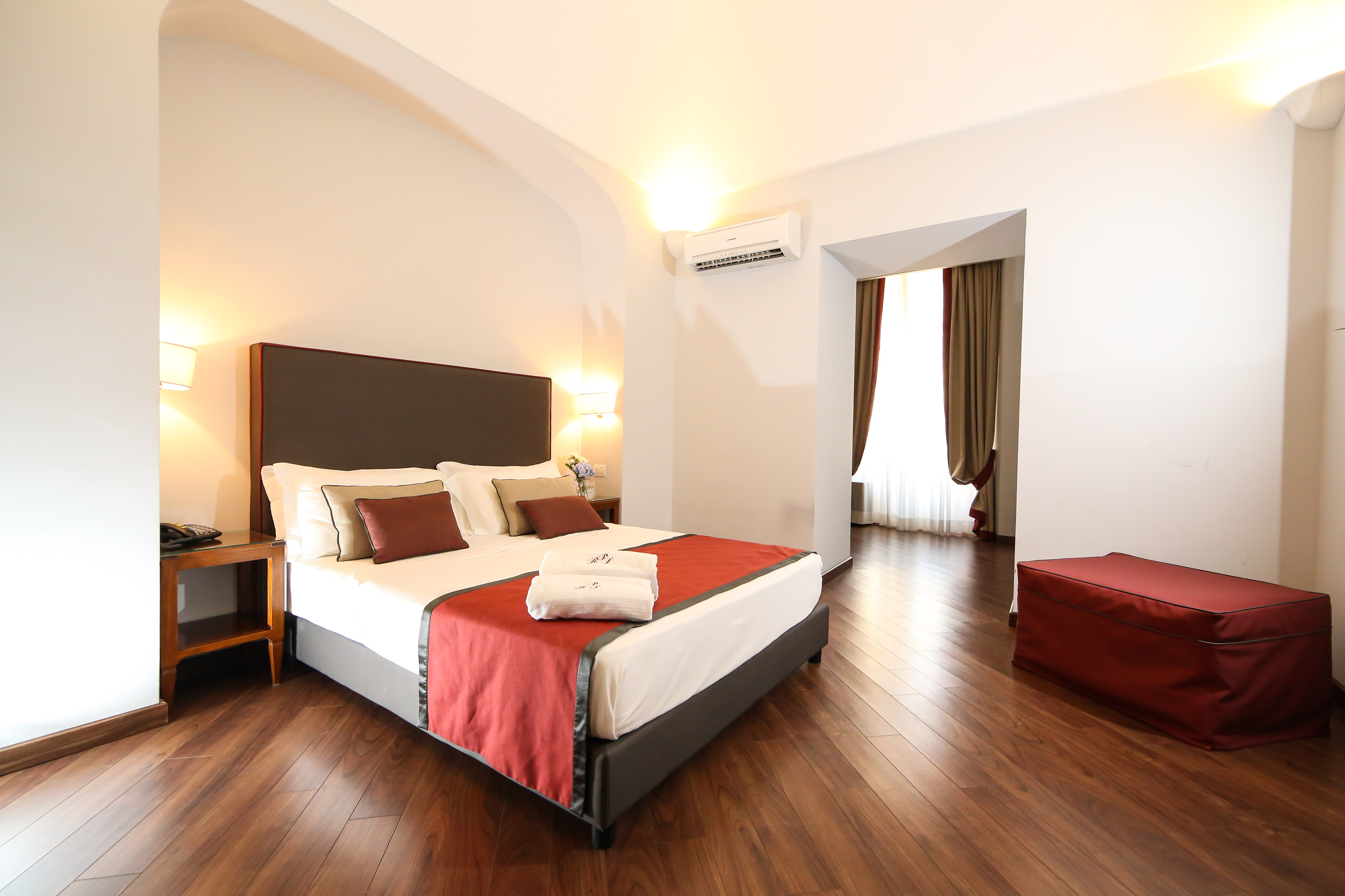 SUPERIOR, DOUBLE OR TWIN BED