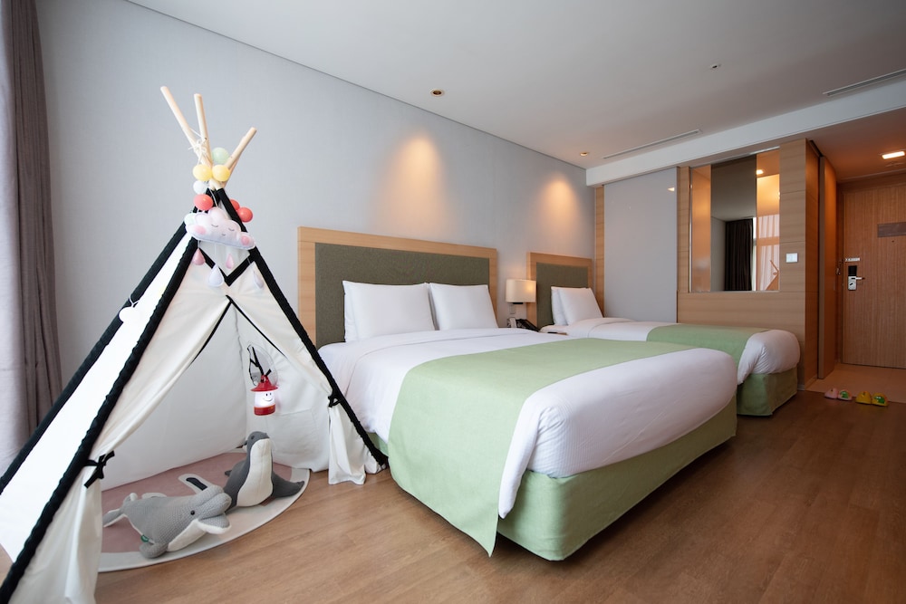 Hidden Bay Hotel 24/69