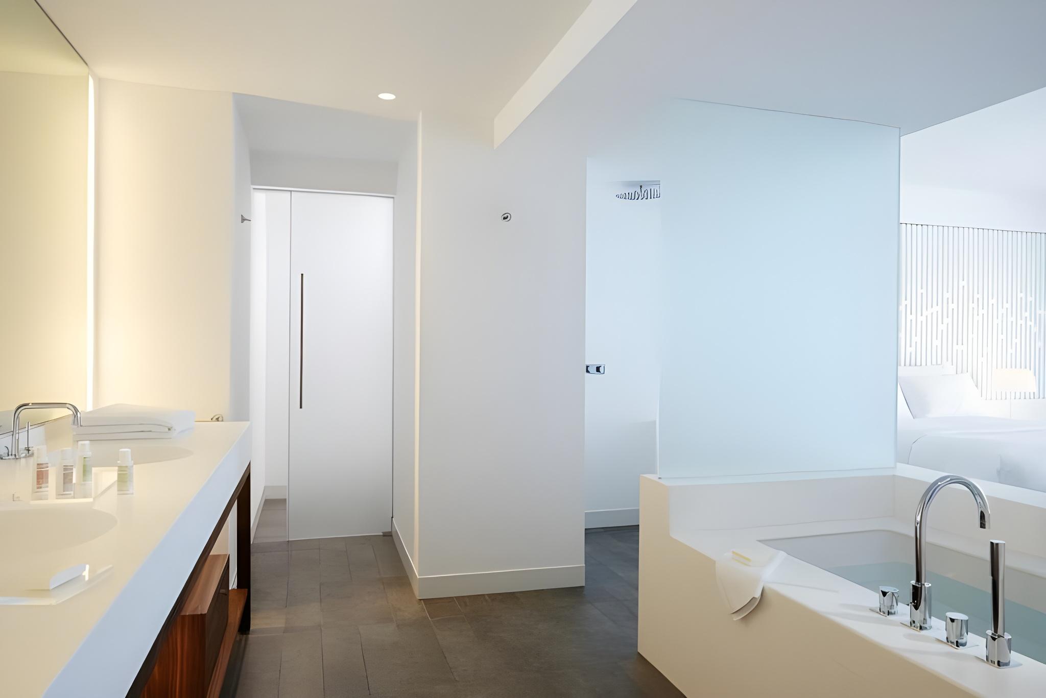 Ultra Pool, Suite