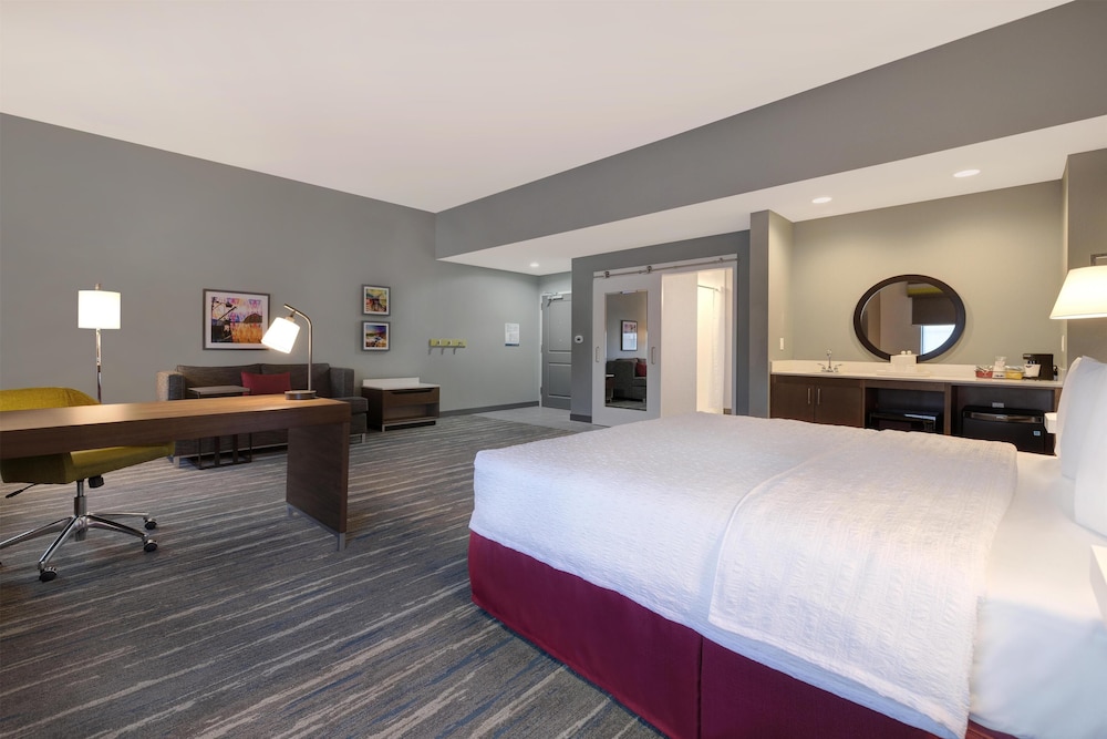 Basic, Studio, King Bed, Accessible
