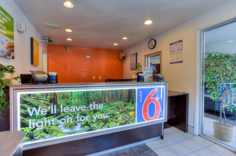 Motel6 Tigard, OR - Portland South - Lake Oswego 7/59