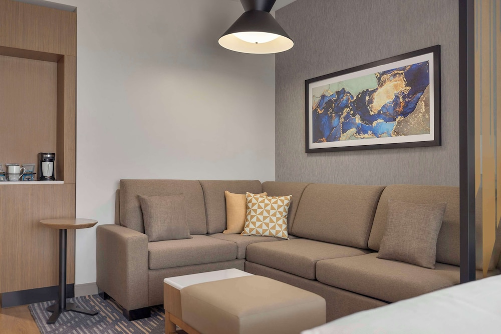 Hyatt Place Windsor 30/50