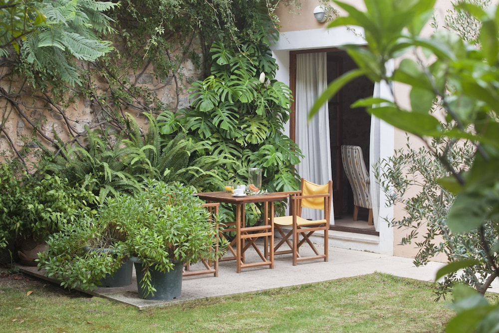 Hotel Can Moragues 41/50