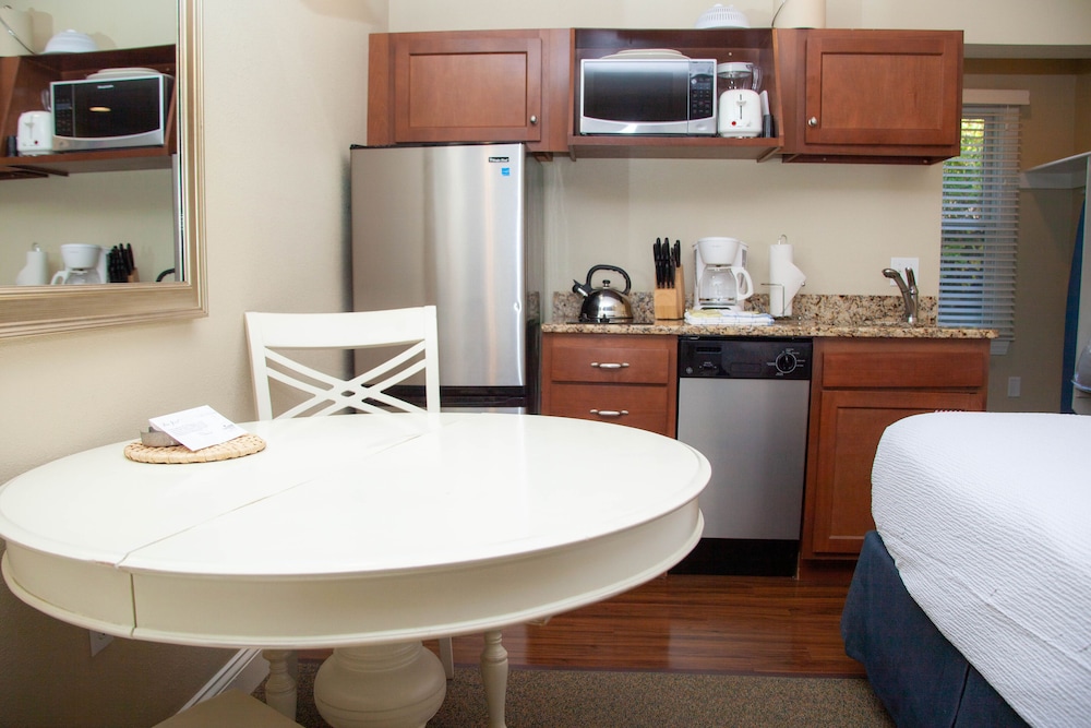 Innseason Resorts Harborwalk 36/50