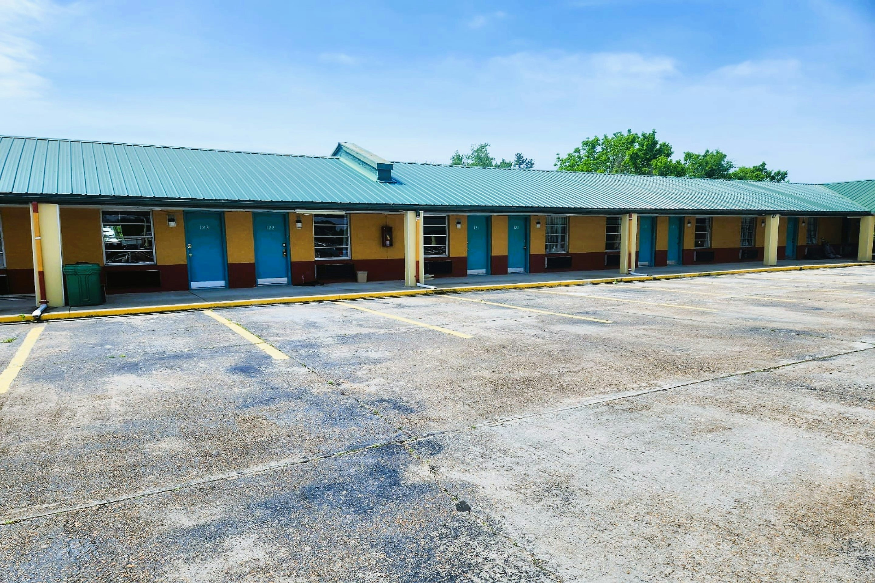 Travel Inn Hwy 80 - Jackson 4/23