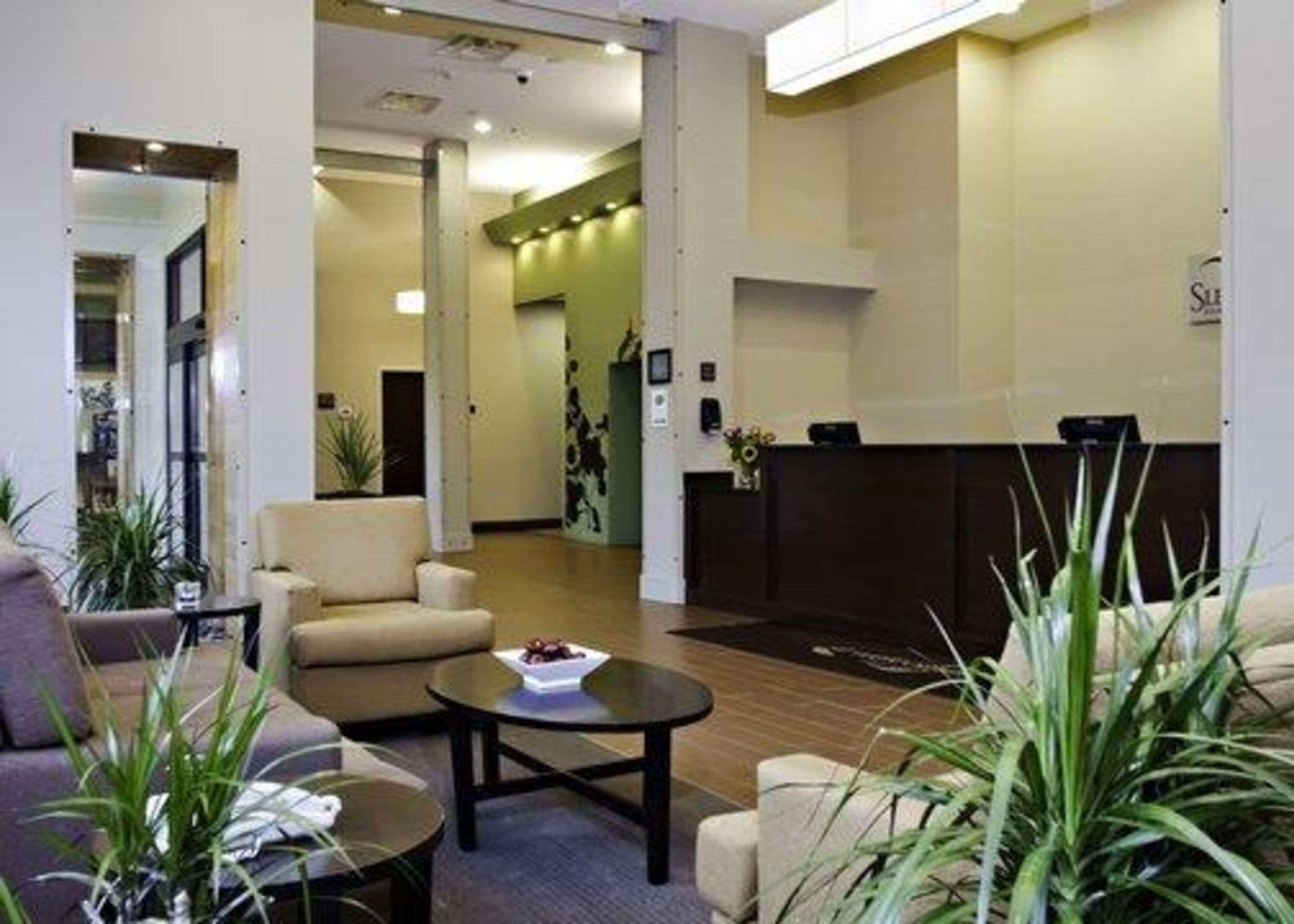 Sleep Inn & Suites Downtown Inner Harbor 18/30