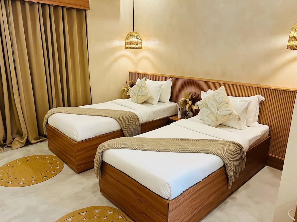 PREMIUM, TWIN BEDS, GARDEN VIEW