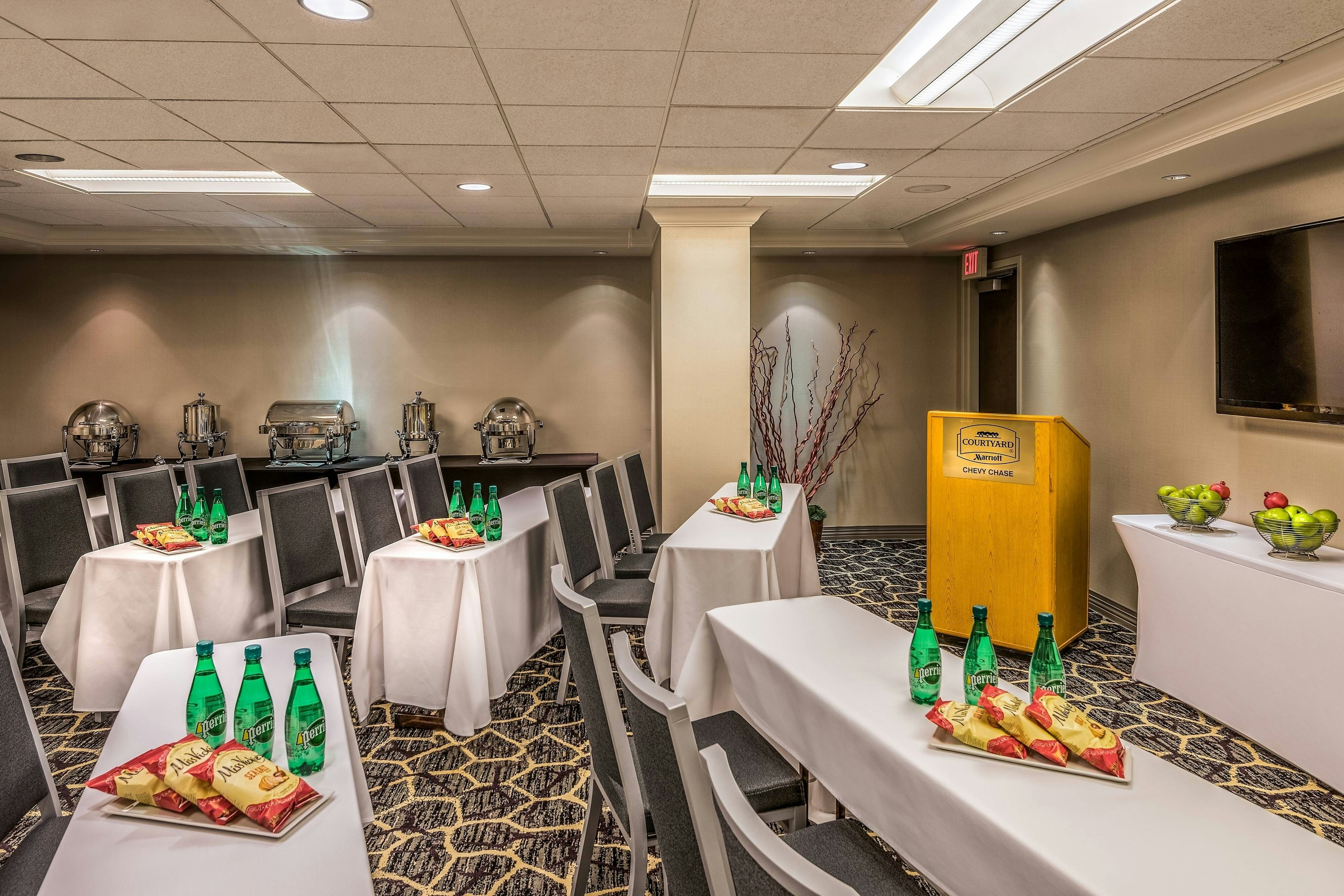 Courtyard By Marriott Bethesda Chevy Chase 17/19