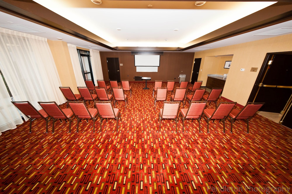 Courtyard By Marriott Decatur 40/50
