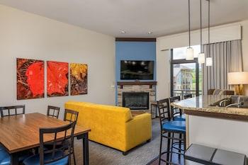 3 Bedrooms, Condo, Suite, Multiple Beds, Accessible
