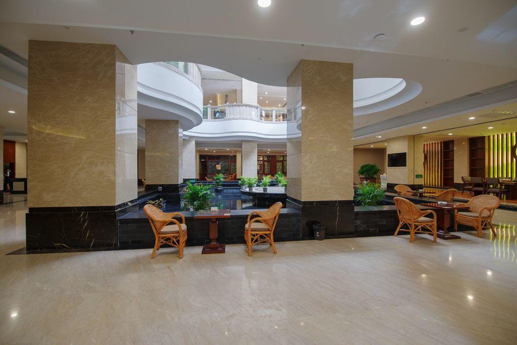 Jiu Long Ying Bin Hotel 8/27