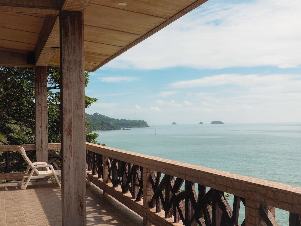 Koh Chang Hut Hotel 48/51
