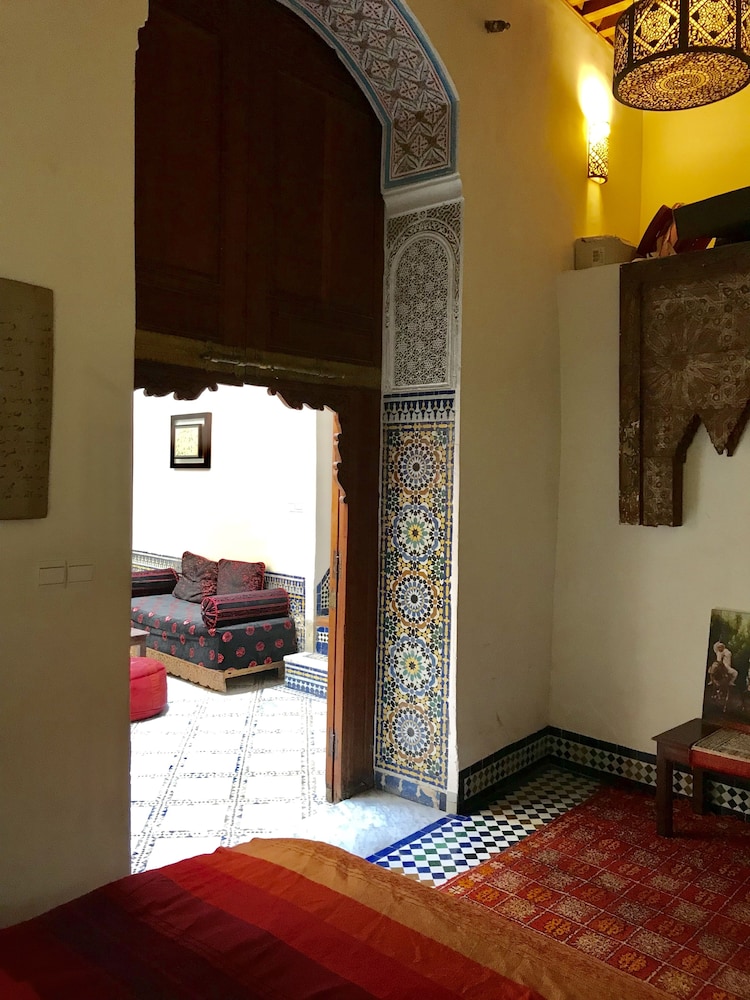Riad Dezayn 4/29