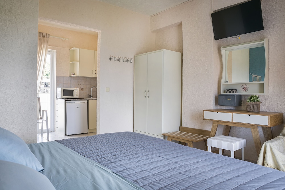 Panorama Fanari Studios Apartments 29/77
