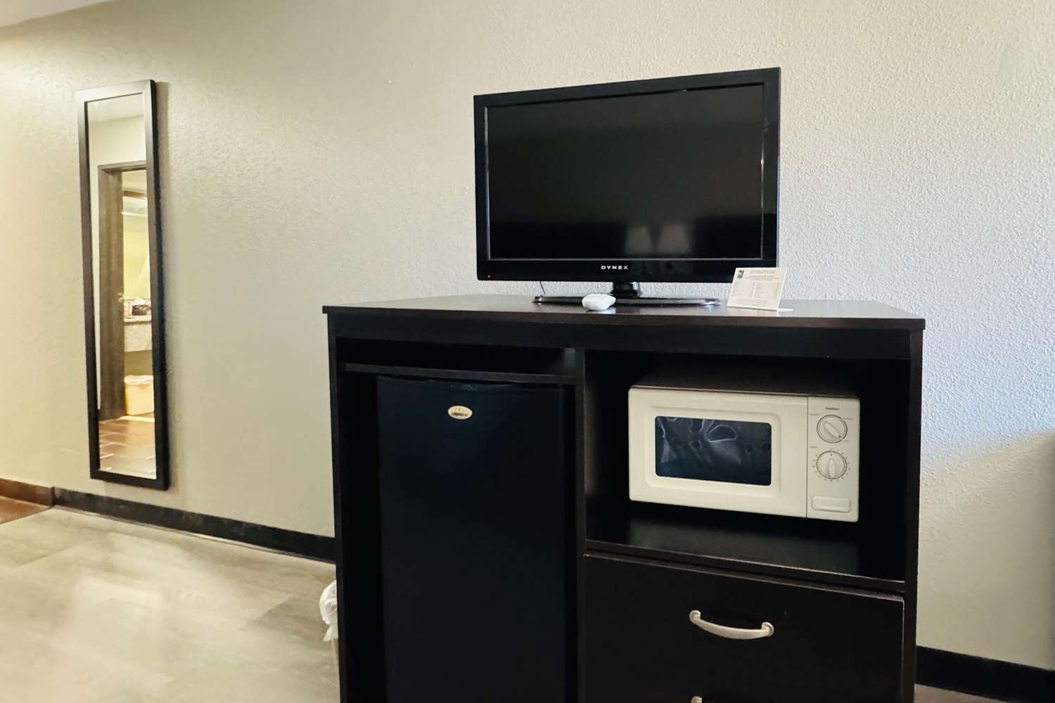 Econo Lodge Inn & Suites Centerville TN 6/7