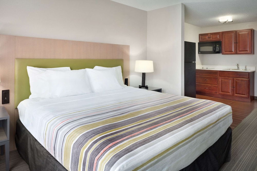 Country Inn & Suites by Radisson, Camp Springs (Andrews Air Force Base), MD 8/26