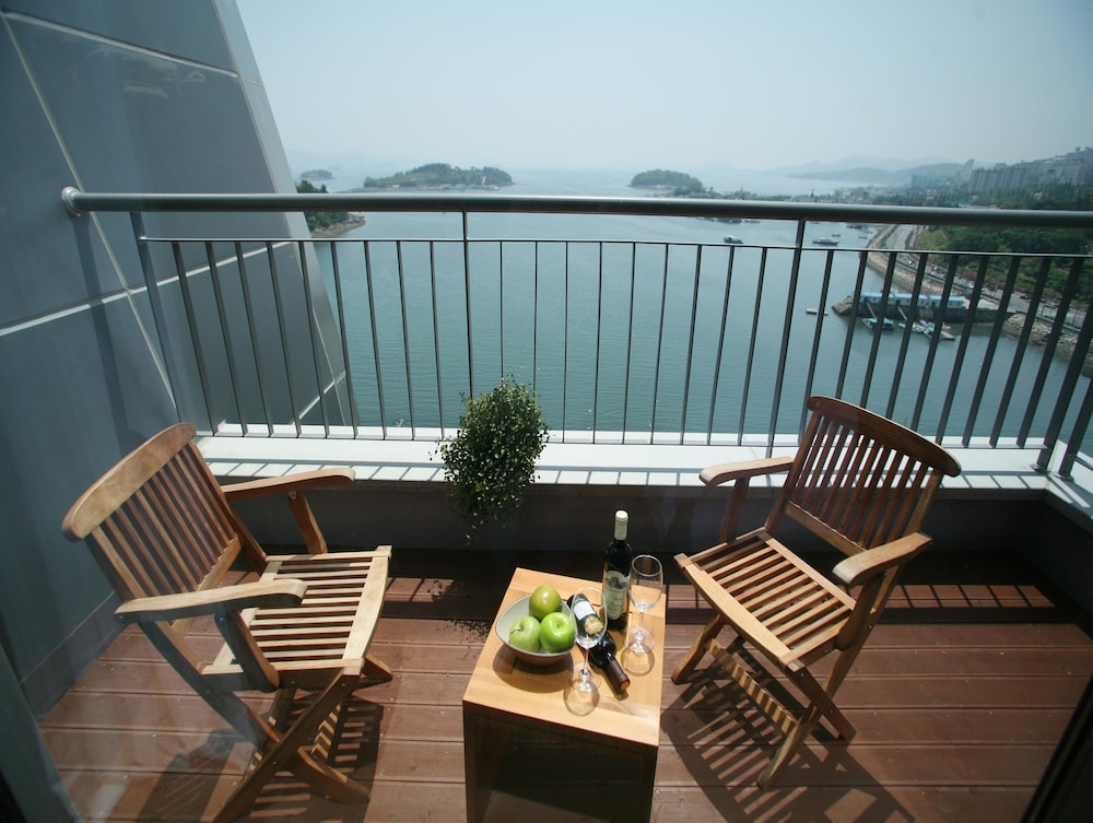 Benikea Hotel Yeosu 35/46