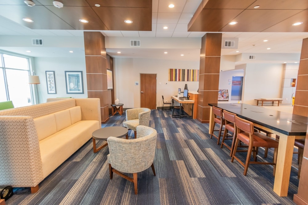 Holiday Inn Express Suites Houston Iah Beltway 8 55/65