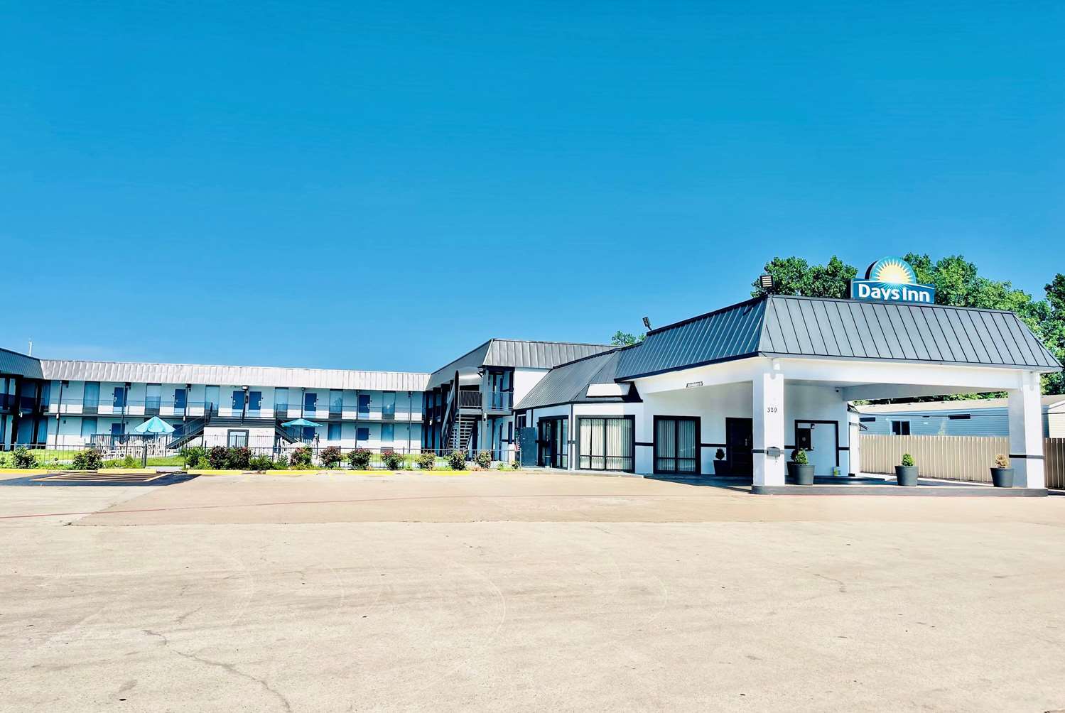 Days Inn By Wyndham Burleson Ft Worth 7/8