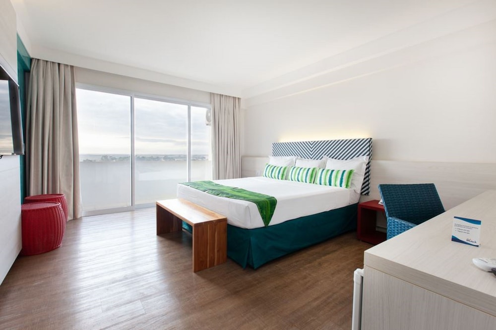 Hot Beach Resort 32/71