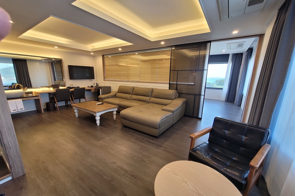 Casaloma Hotel 32/50