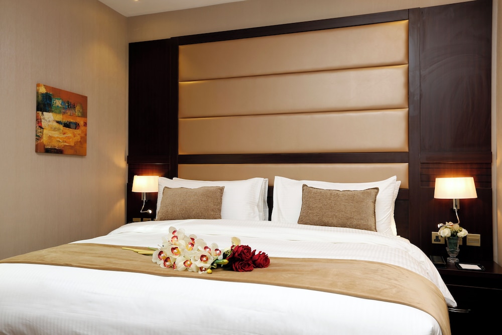 EXECUTIVE, SUITE, KING BED