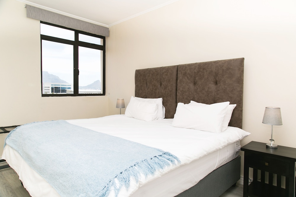 Cape Town City Accommodation the Island Club 14/69