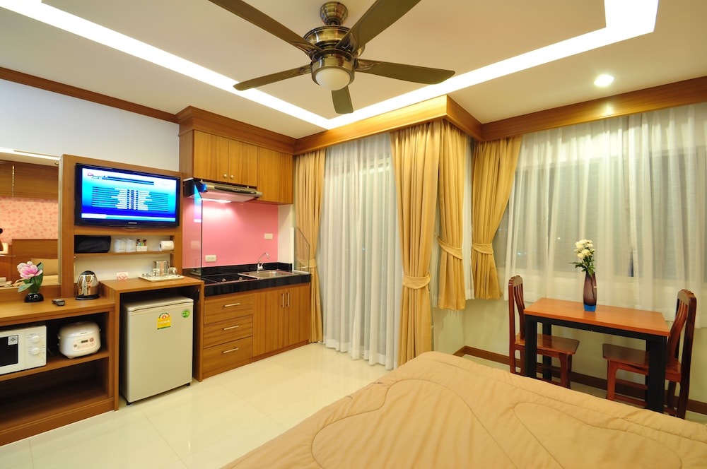 Green Harbor Hotel And Service Apartment 16/67